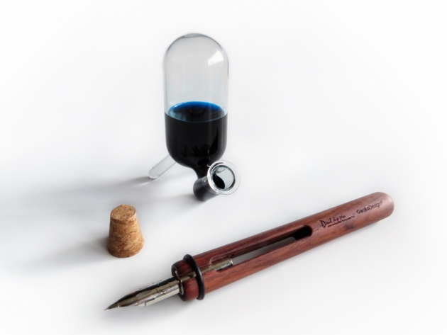 Devil Dip Pen & Oval Inkwell 1